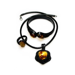 Parure d'ambre miel et cuir noir