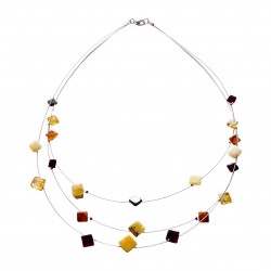 Collier en ambre multicolore, forme carré.