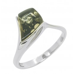 Bague en Ambre couleur verte et Argent forme triangle