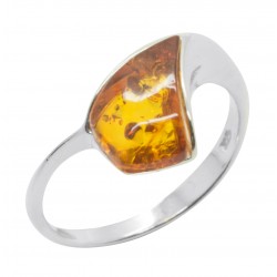Ring in Amber color cognac and Silver triangle shape