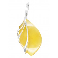 pendentif ambre sur argent en forme de feuille d'arbre