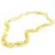 Collier d'ambre bébé couleur blanc brut, perle olive
