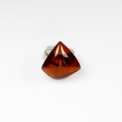 Grosse bague en ambre naturel couleur cognac